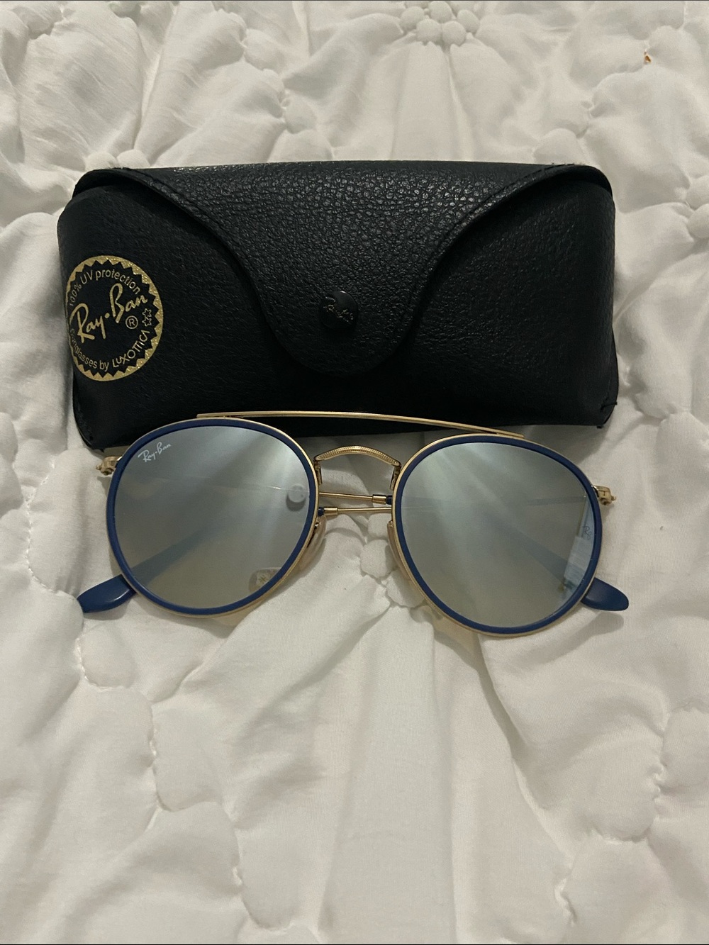 Ray-Ban Women's Blue Mirrored Lenses with Gold Frame Sunglasses